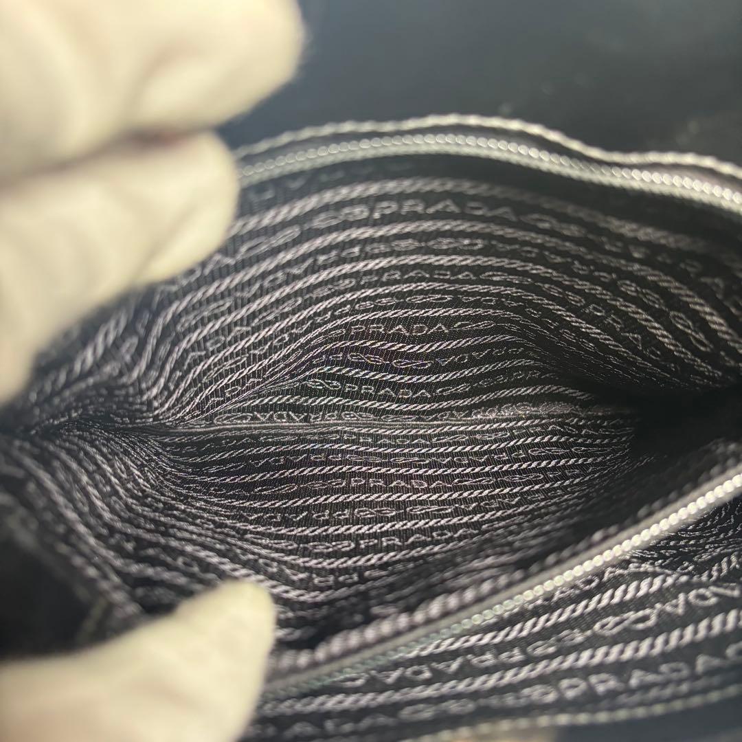 プラダ トートバッグ ショルダーバッグ 肩掛け エナメル ロゴ型押し ブラック