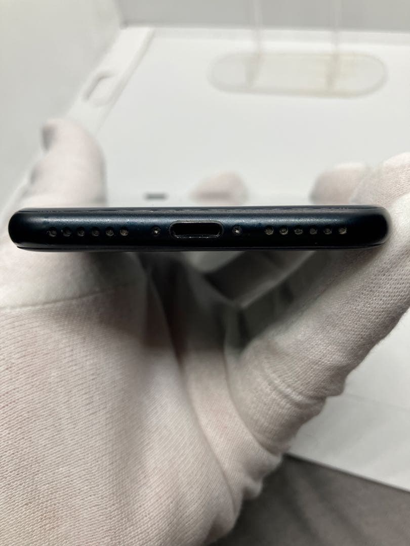 美品 iPhone SE (第3世代) 64GB SIMフリーバッテリー100%