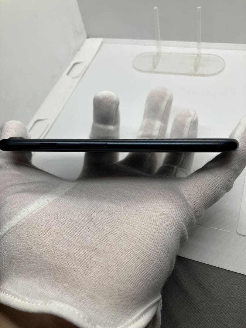 美品 iPhone SE (第3世代) 64GB SIMフリーバッテリー100%