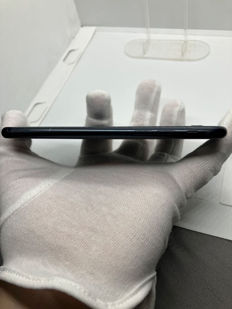 美品 iPhone SE (第3世代) 64GB SIMフリーバッテリー100%