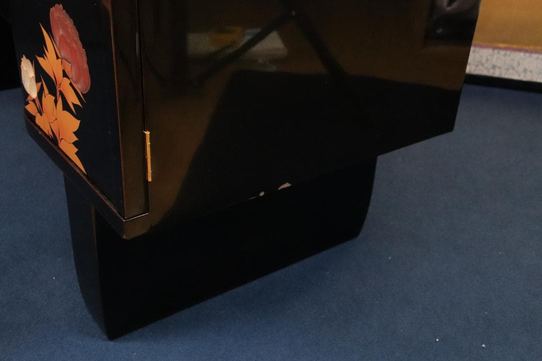 枝垂れ桜、高級輪島塗　黒漆塗り　芍薬蒔絵　台　ドレッサ　三面鏡 BE740