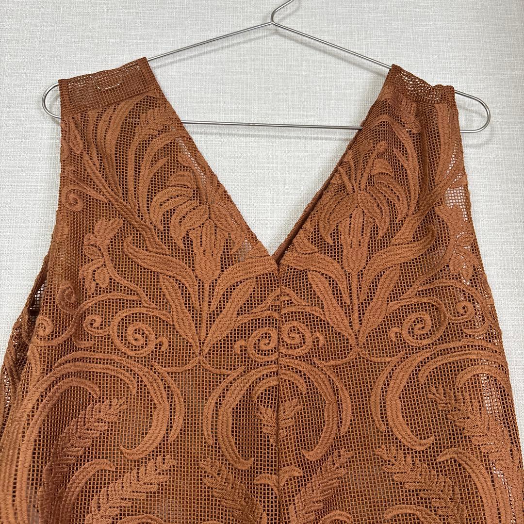 アメリ　ヴィンテージ　CHLOE V NECK ROMPERS