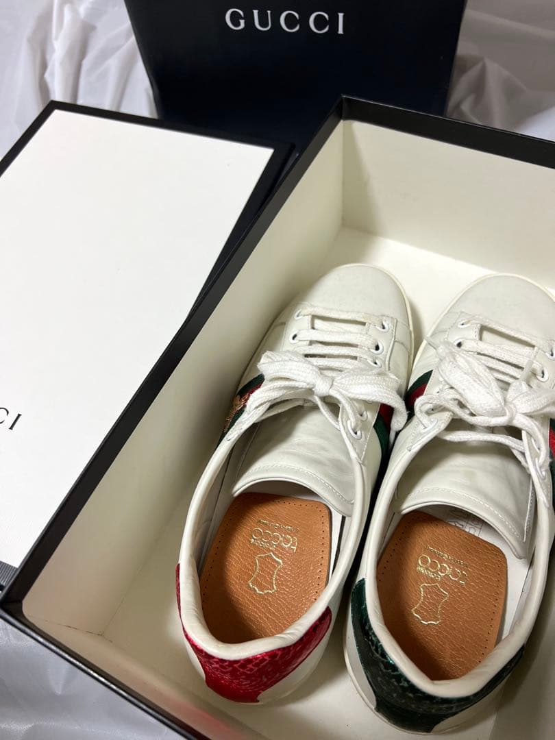 GUCCI グッチ　エンブロイダリー 蜂　スニーカー　レザー　白36