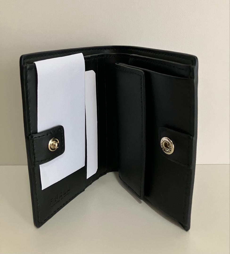 【新品未使用】フルラ FURLA レザー二折財布 コンパクトウ オレット 黒