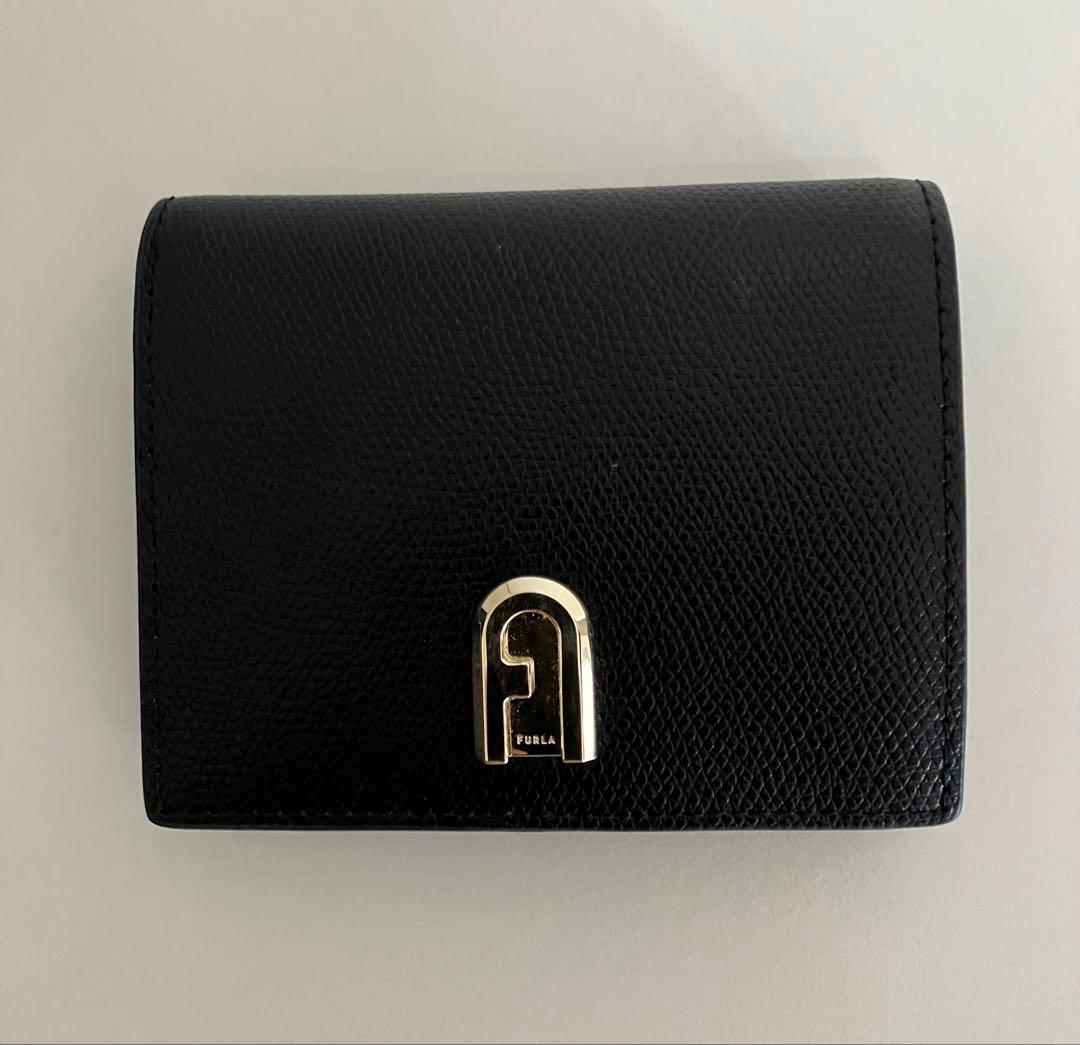 【新品未使用】フルラ FURLA レザー二折財布 コンパクトウ オレット 黒