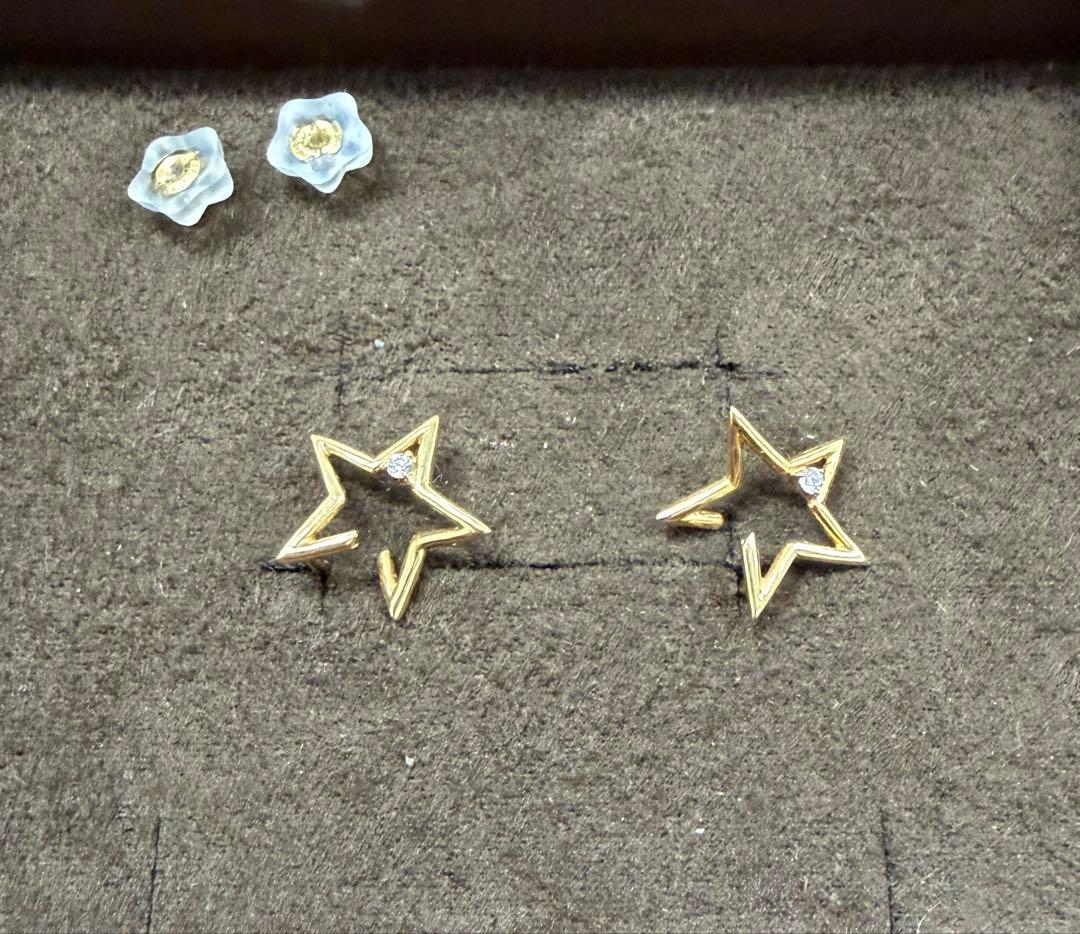 K18イエローゴールド 星型ピアス　オレフィーチェ