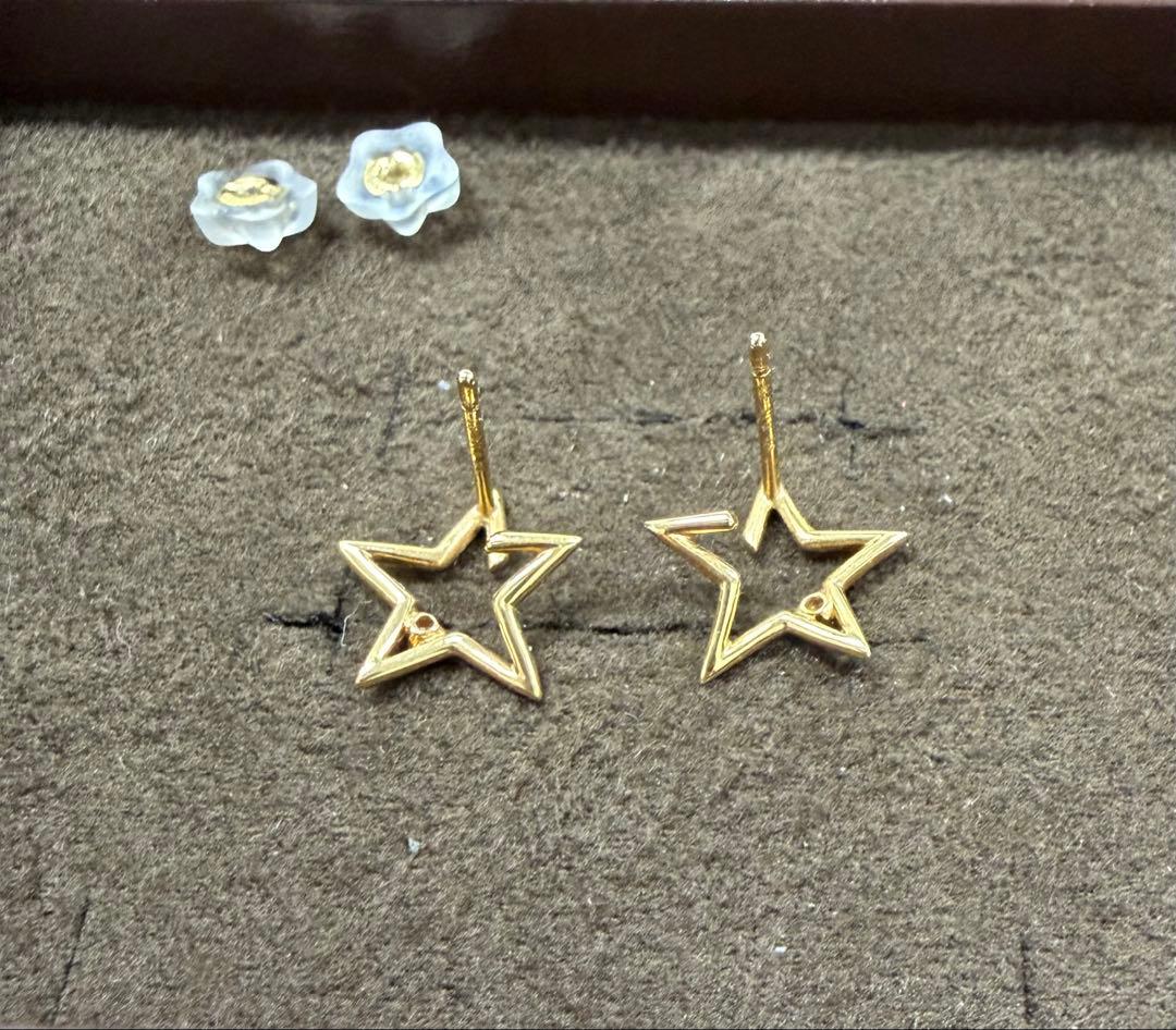 K18イエローゴールド 星型ピアス　オレフィーチェ