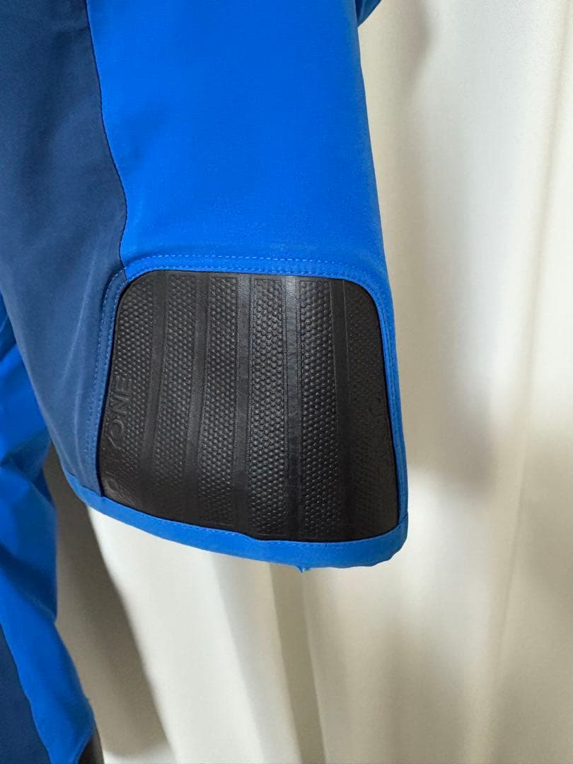 週末値下げ⭐︎ONYONE スキーウエア ジャケット・パンツセット