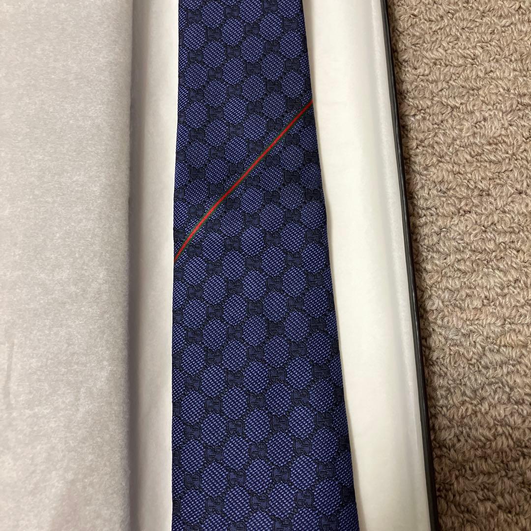 【新品未使用】GUCCI ネクタイ ネイビー　箱付き