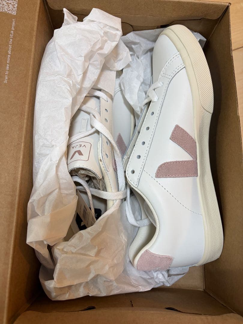 新品 美品VEJA ESPLAR レザー スニーカー新品 38（24cm）箱付き