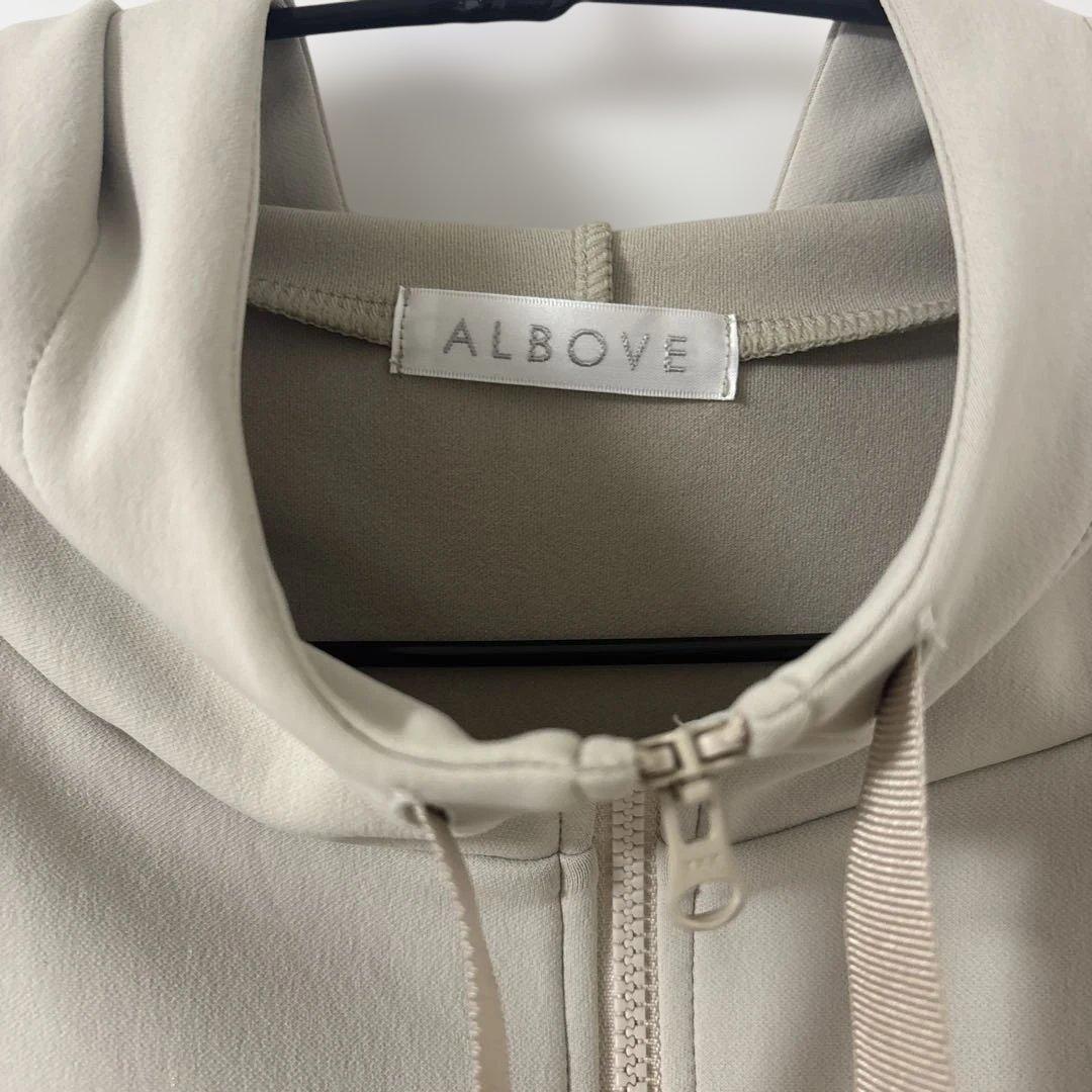 ALBOVE ショート丈 長袖 ジップアップ パーカー ベージュ　レディース　M