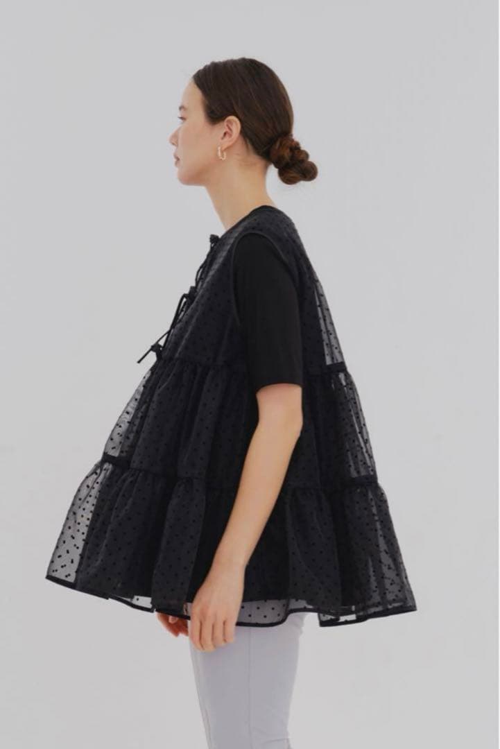 新品未使用タグ付きyori ドットフロッキーティアードジレ　ブラック