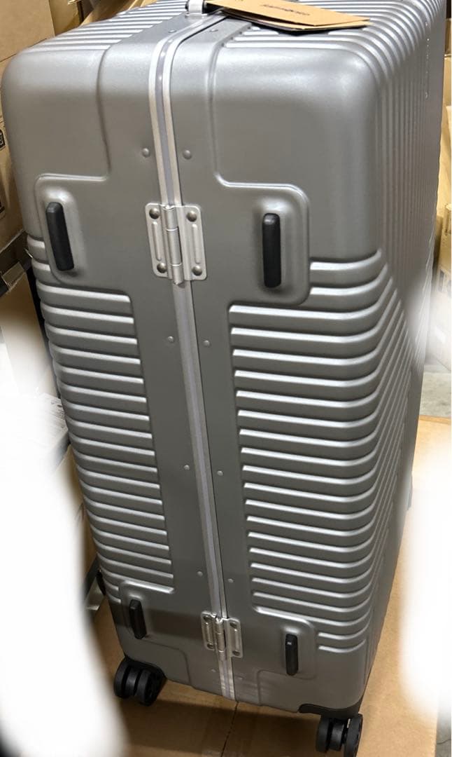 サムソナイト　スーツケース インターセクト スピナー　シルバー　93L