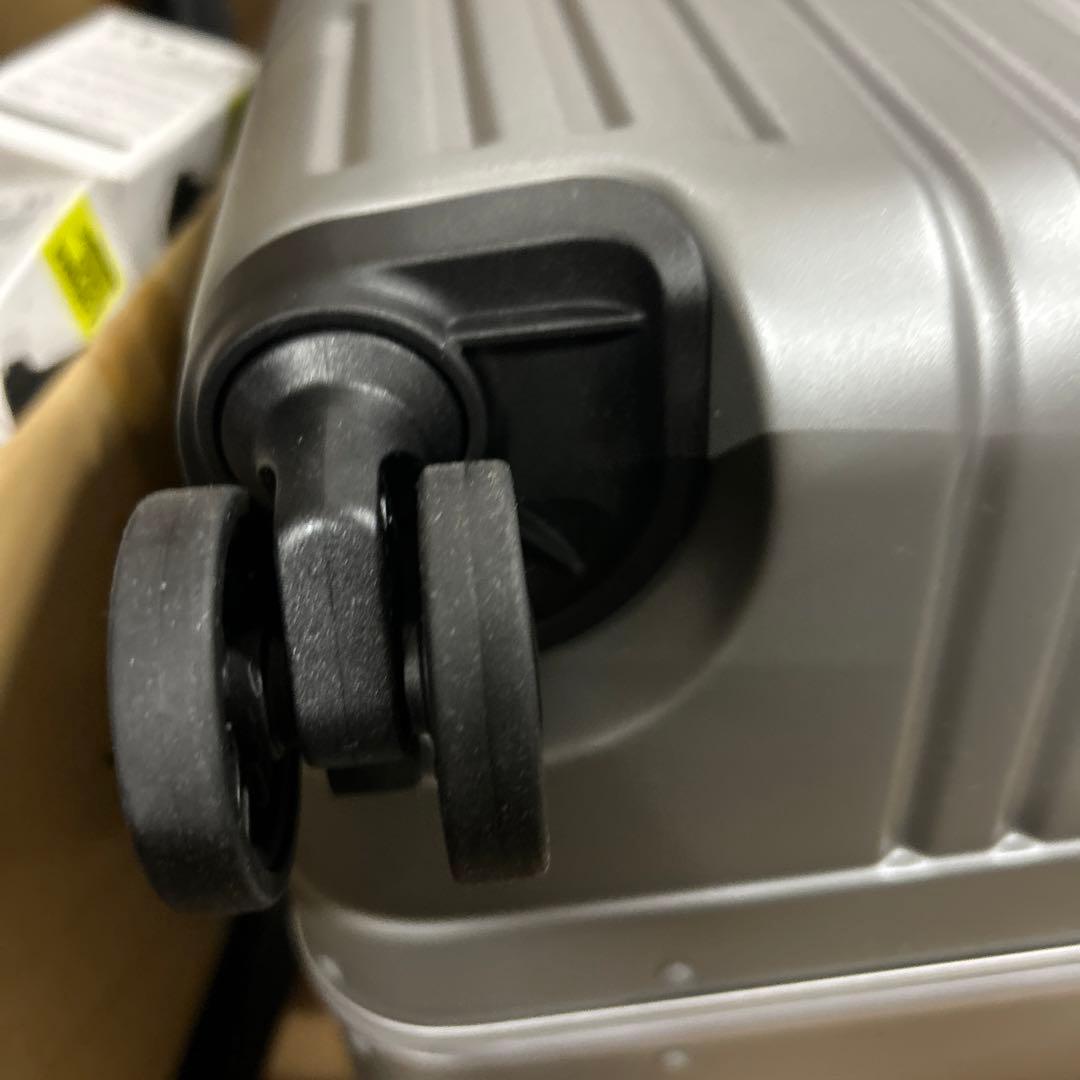 サムソナイト　スーツケース インターセクト スピナー　シルバー　93L