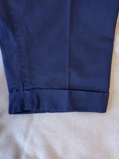 ビームスプラス　2プリーツパンツ　Sサイズ　ネイビー　定価：16,500円　新品