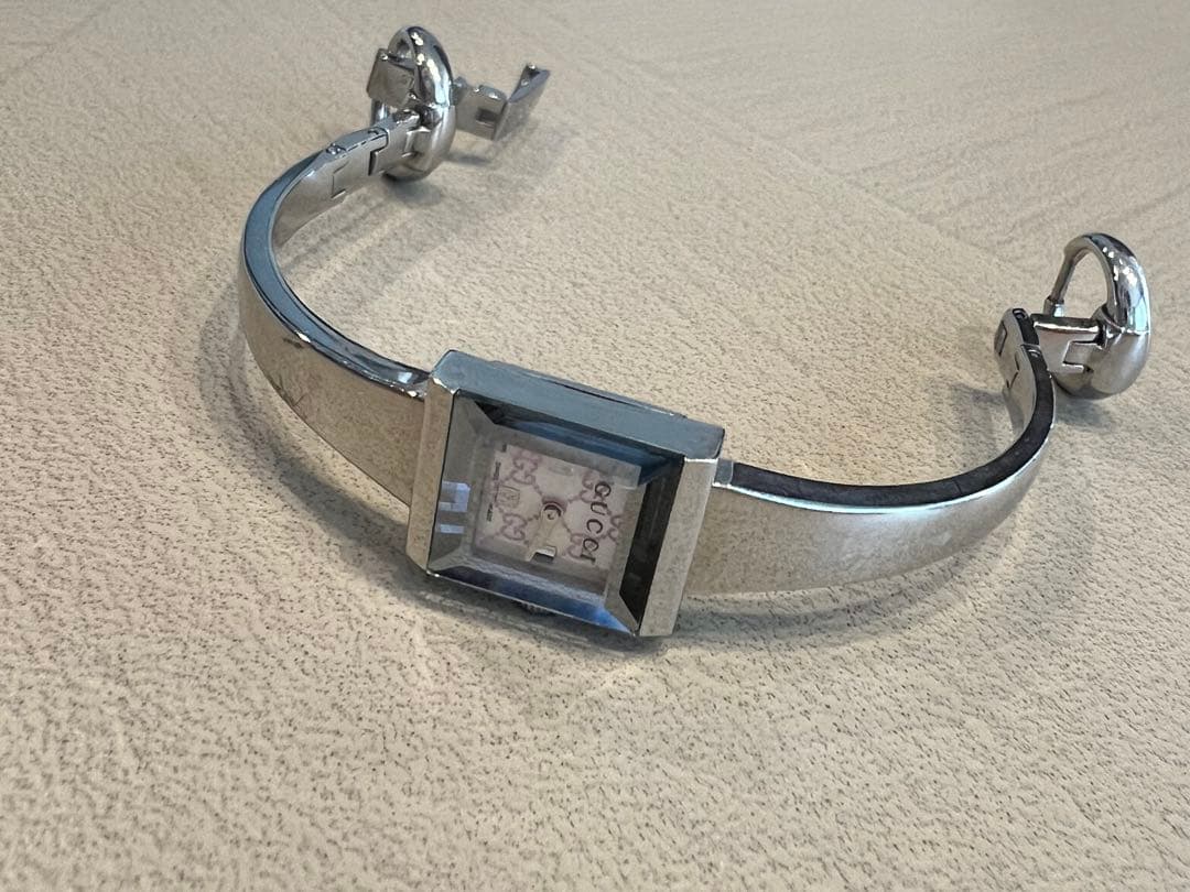 GUCCI クォーツ腕時計 シルバー/ピンク