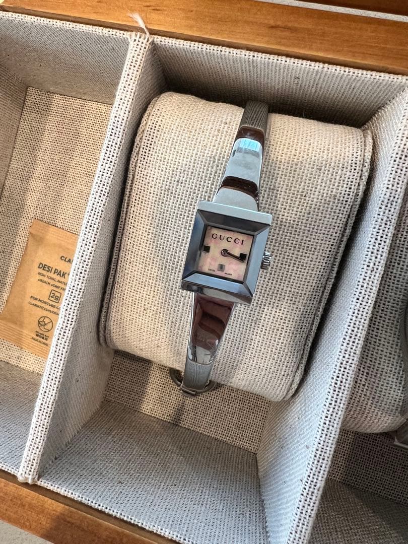 GUCCI クォーツ腕時計 シルバー/ピンク