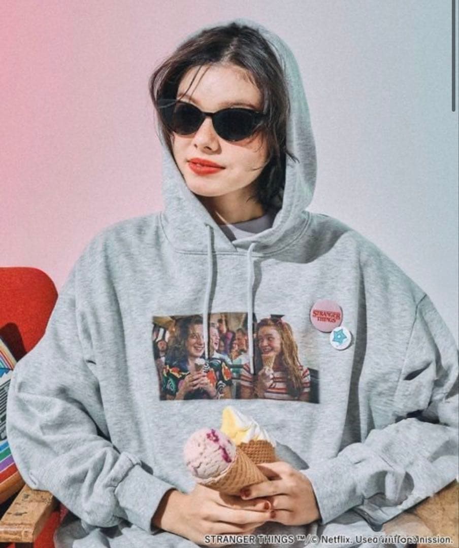 ストレンジャー・シングス フード付きパーカー グレー