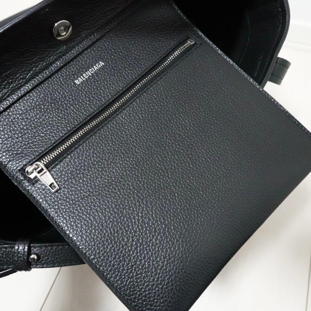 バレンシアガ　エブリデイ　スモール　ノースサウス　ハンドバッグ　トートバッグ