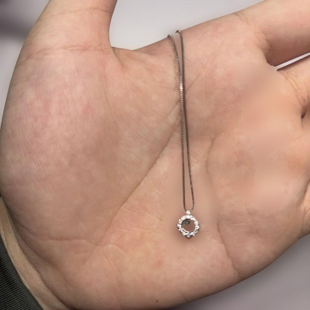 レディースネックレス　Pt850 ダイヤと水色の宝石