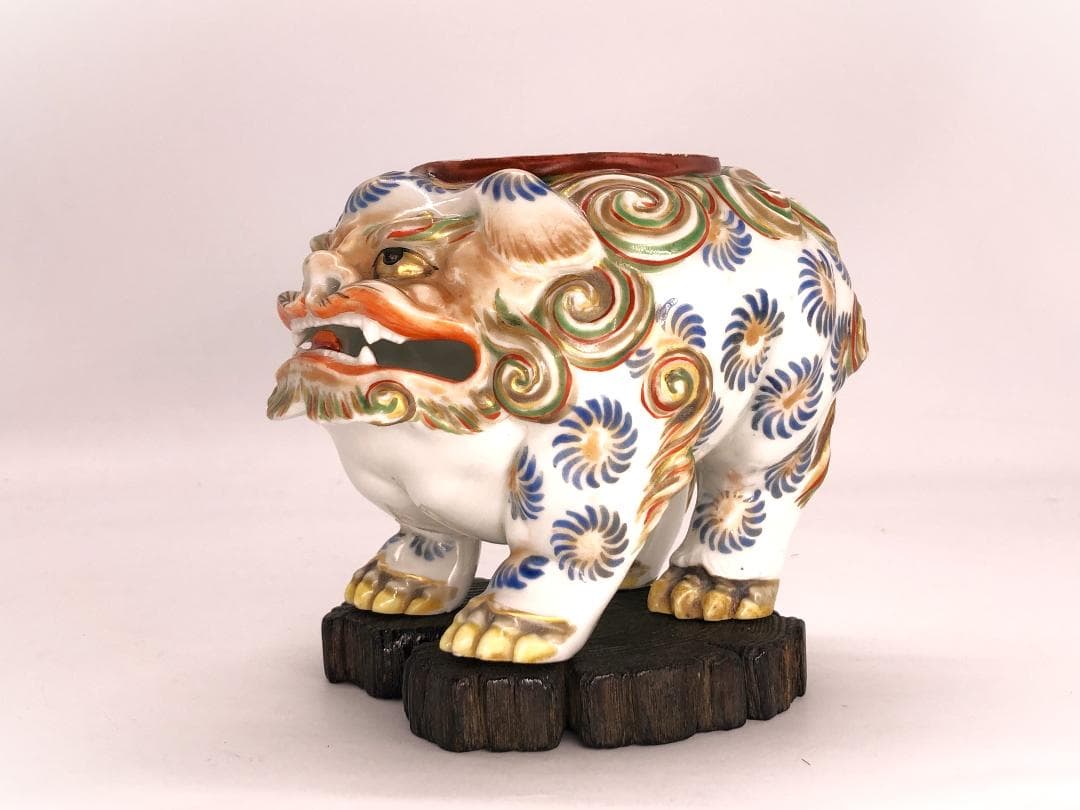 【 古陶磁 獅子香炉 】　白磁金彩色絵
