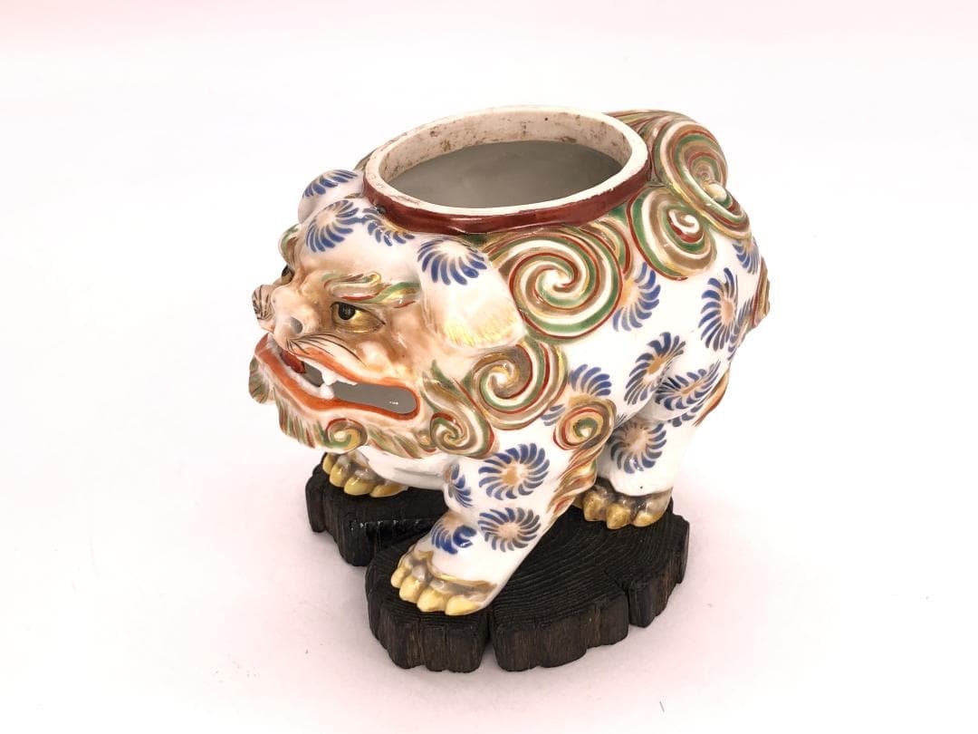 【 古陶磁 獅子香炉 】　白磁金彩色絵