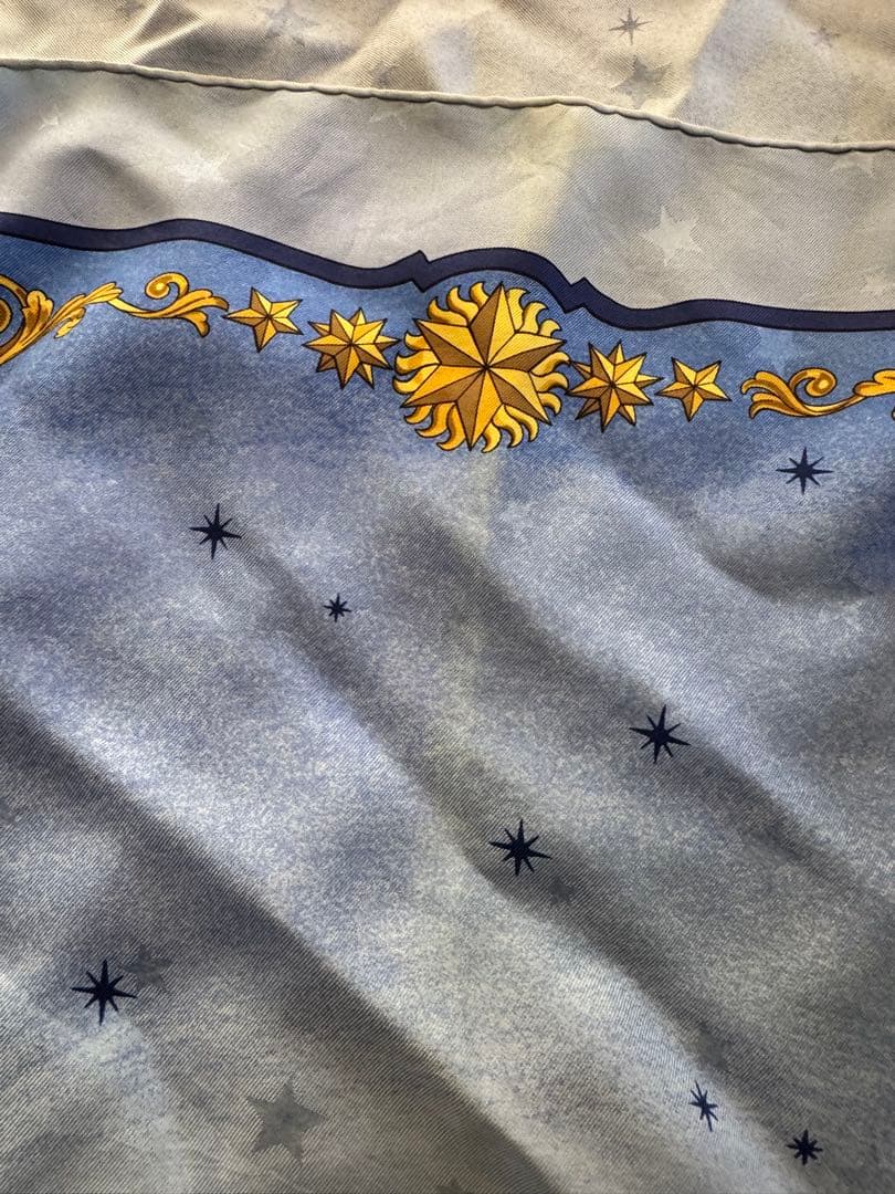 週末限定価格/HERMESエルメス スカーフ カレ90COSMOS ブルー