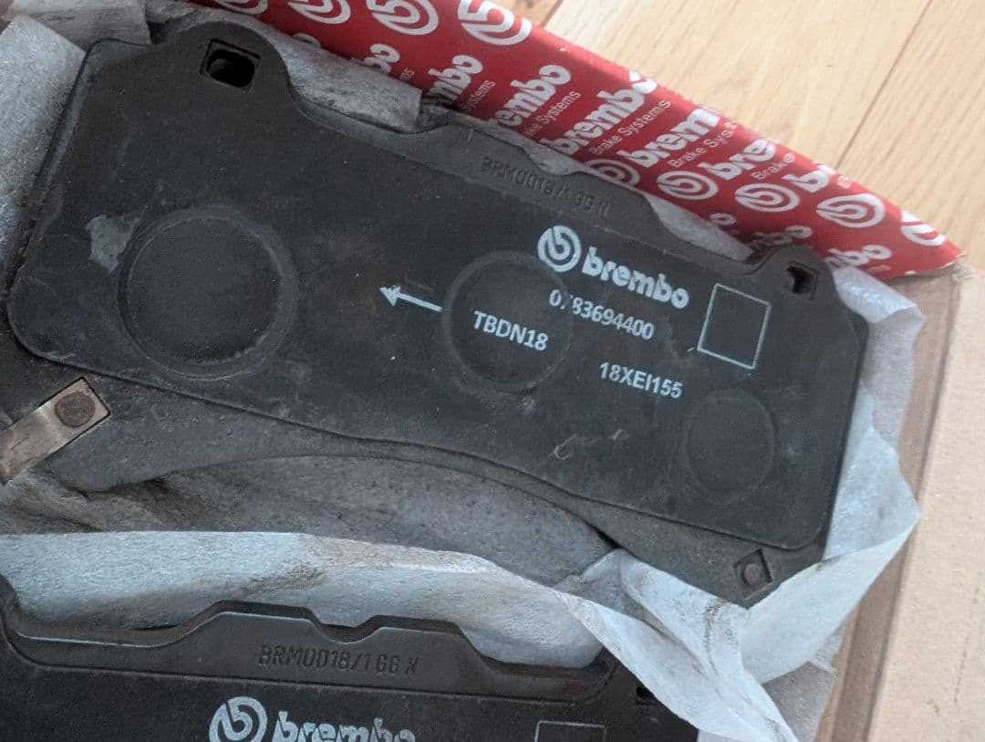 日産　R35GT-R フロントブレーキディスク左右 おまけブレーキパッド付き