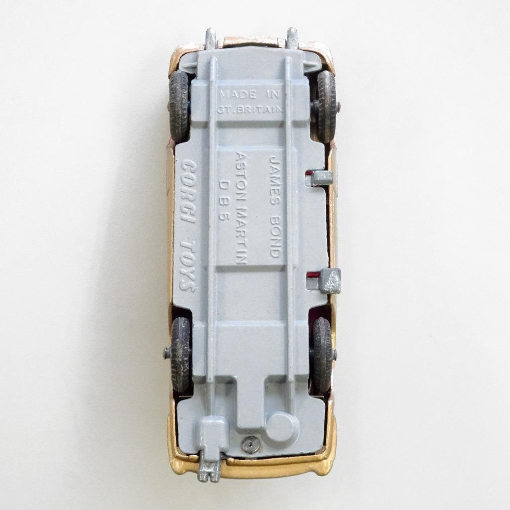 アストンマーチンDB5 “007ゴールドフィンガー1964”- 映画パンフ付き