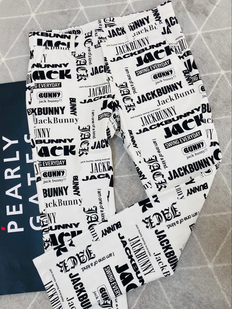 新品 パーリーゲイツ ジャックバニー ツイル 総柄テーパードパンツ(6) LL白
