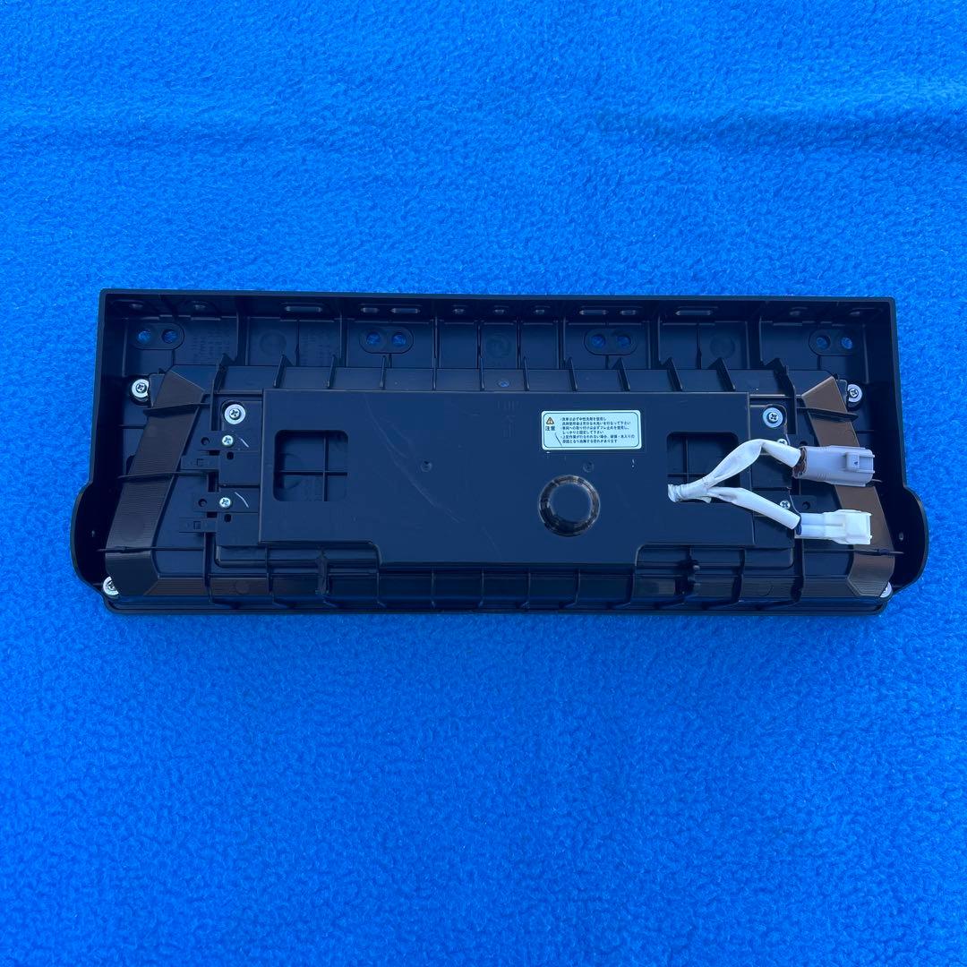 小糸LEDテールランプ 右側　新車外し　クリアー21W 新型　ノーマルターン