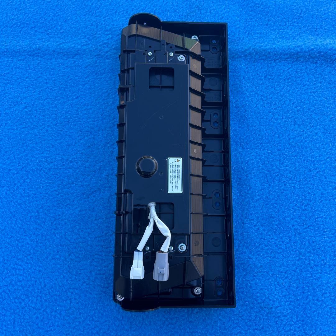 小糸LEDテールランプ 右側　新車外し　クリアー21W 新型　ノーマルターン