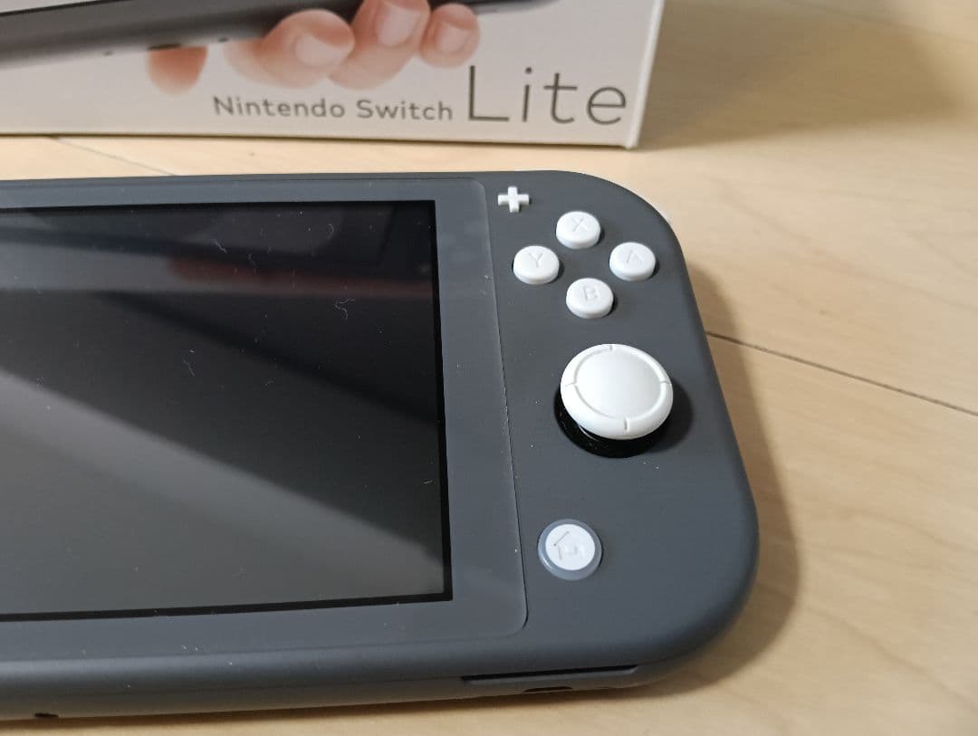 Nintendo　スイッチライト　本体　箱付き　美品