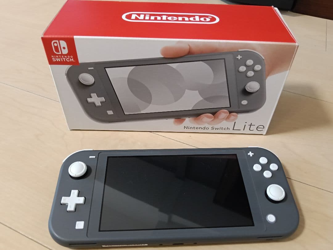 Nintendo　スイッチライト　本体　箱付き　美品
