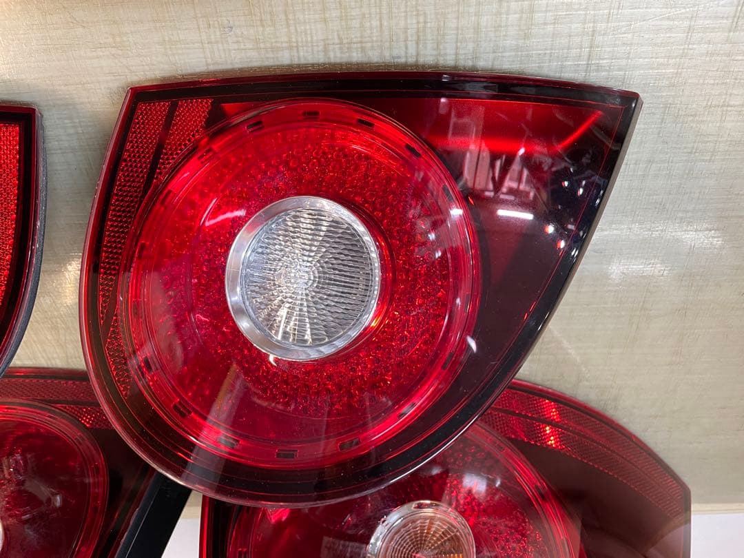 VW ゴルフ5 R32純正スモークテールレンズ　中古