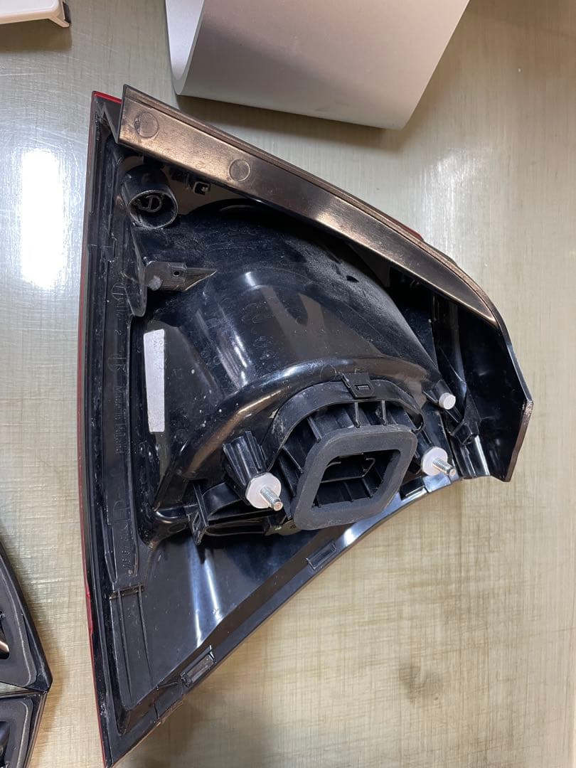 VW ゴルフ5 R32純正スモークテールレンズ　中古