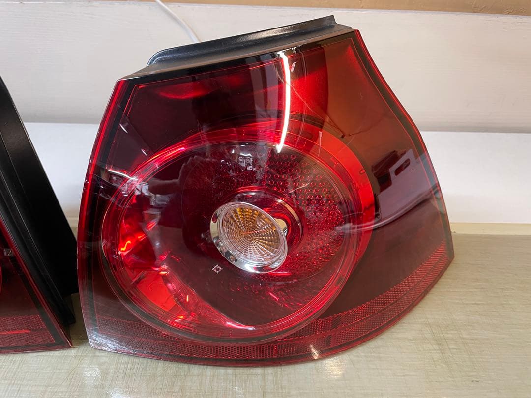 VW ゴルフ5 R32純正スモークテールレンズ　中古