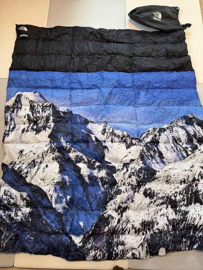アウトドア寝具 Supreme The North Face Mountain Nupste