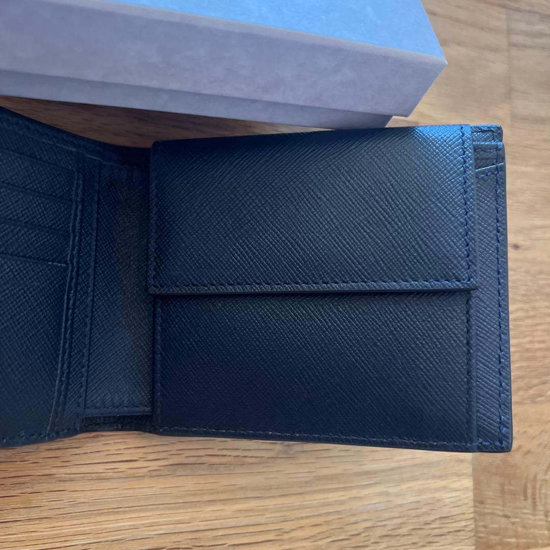 【新品未使用】jimmy choo ジミーチュウ　折り財布　文字柄　ネイビー