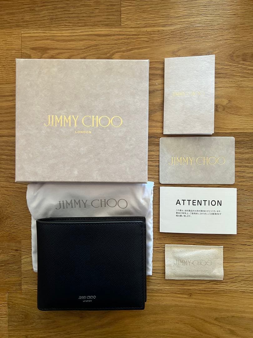 【新品未使用】jimmy choo ジミーチュウ　折り財布　文字柄　ネイビー