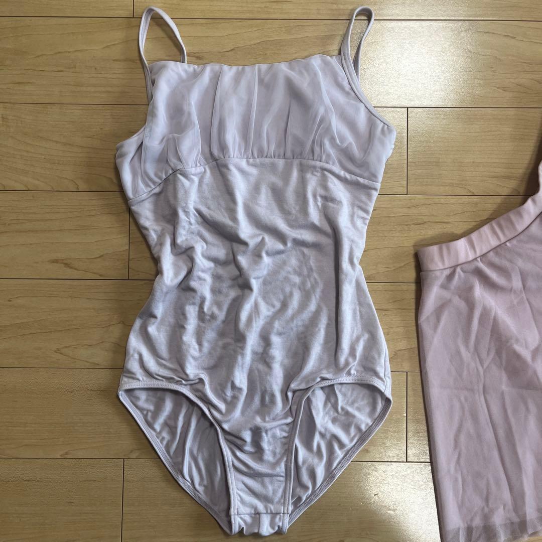 チャコット薄いピンクレオタードS新品と スカート新品