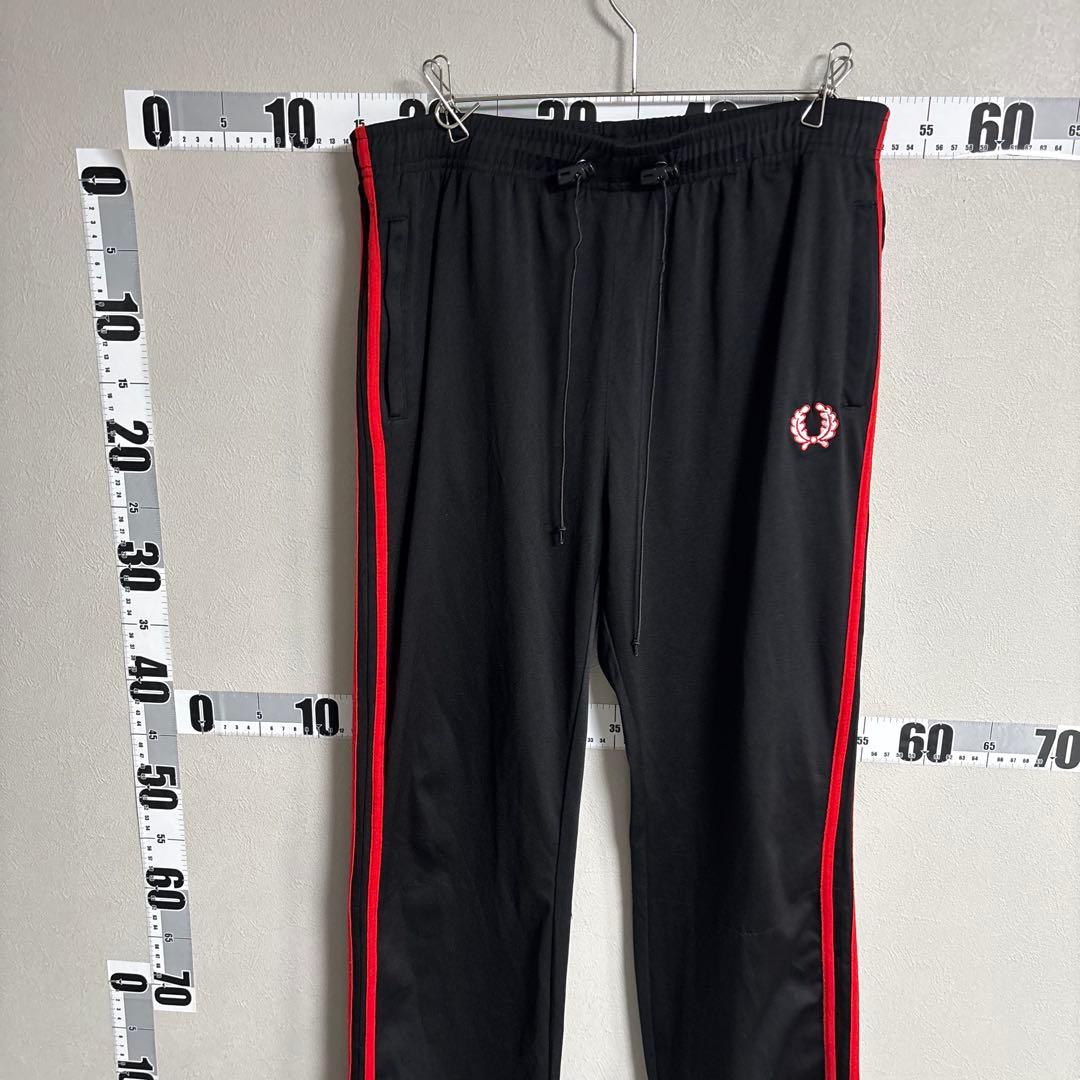 FRED PERRY フレッドペリー ジャージ パンツズボン M 黒 ブラック赤