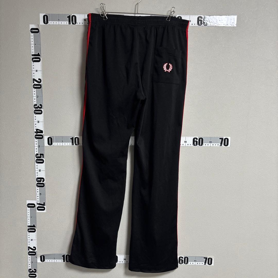 FRED PERRY フレッドペリー ジャージ パンツズボン M 黒 ブラック赤