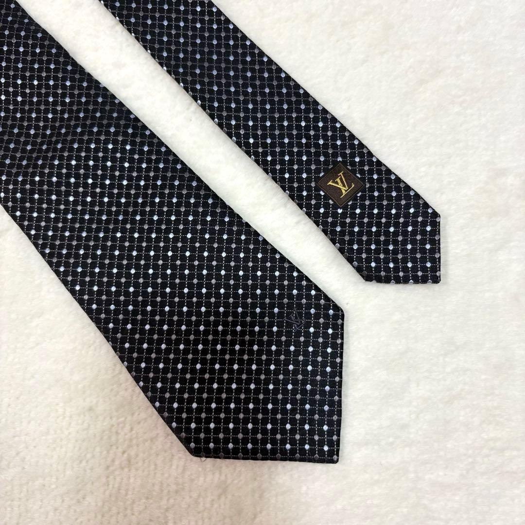 未使用級✨LOUIS VUITTON ルイヴィトン　ネクタイ　ロゴ　ブラック系
