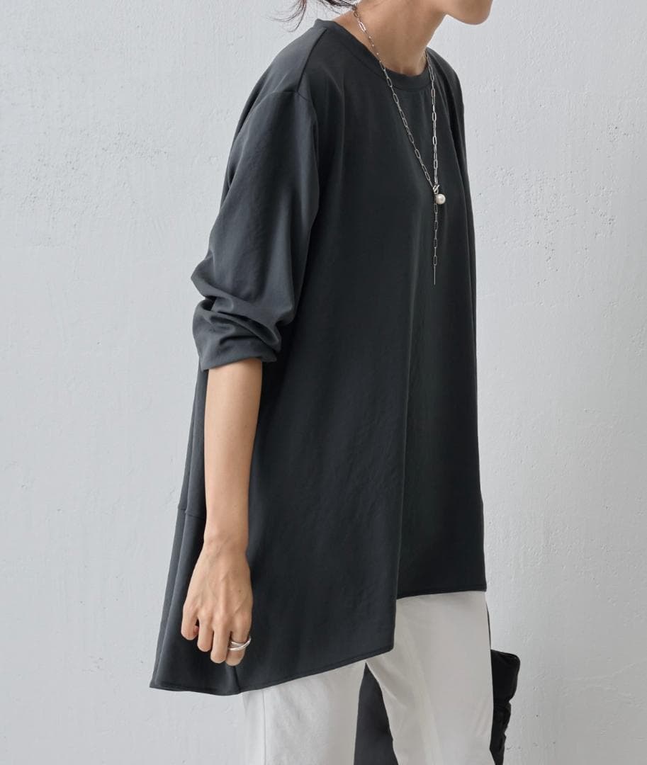 【新品タグ付】BEARDSLEY ビアズリー 後ろドレープTブラウス