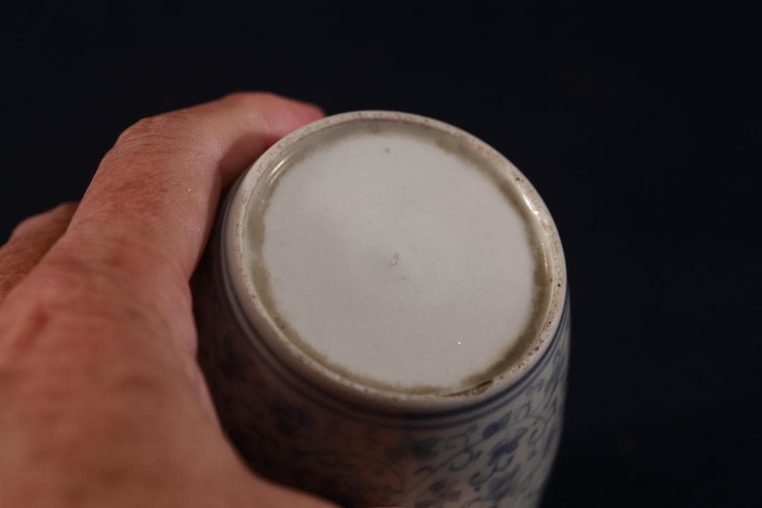 410 　古伊万里染付全面総花唐草蕎麦猪口　江戸中期