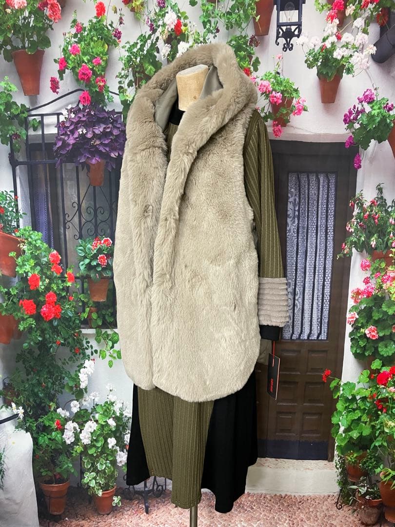 233新品koibitomisaki　エコファーたっぷり♪ダウン切り替えベスト