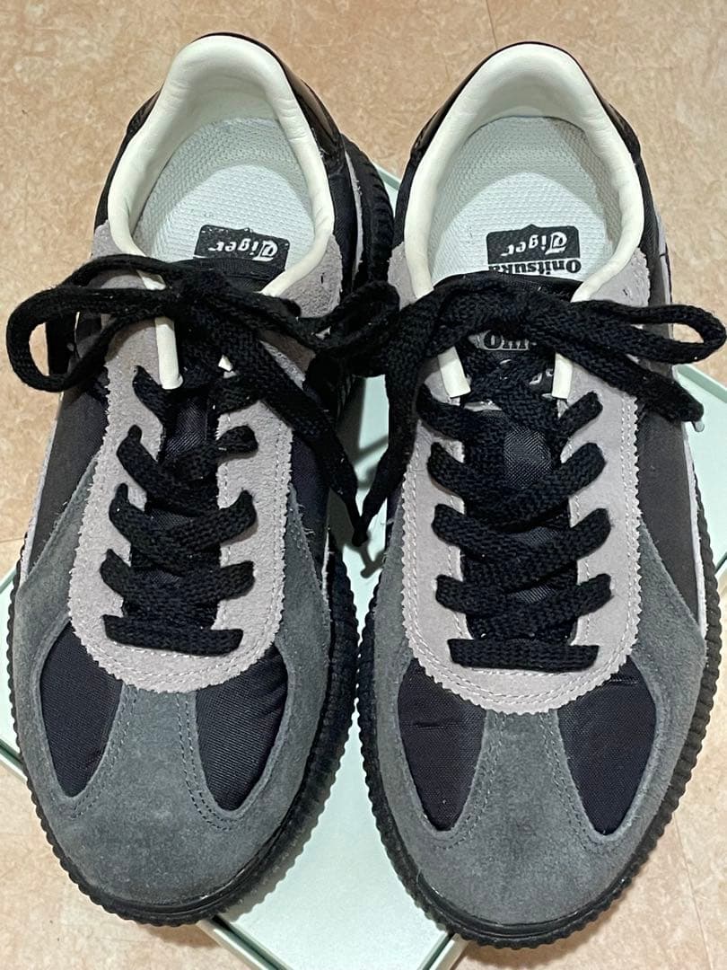 K*i様 Onitsuka Tiger スニーカー グレー/ブラック