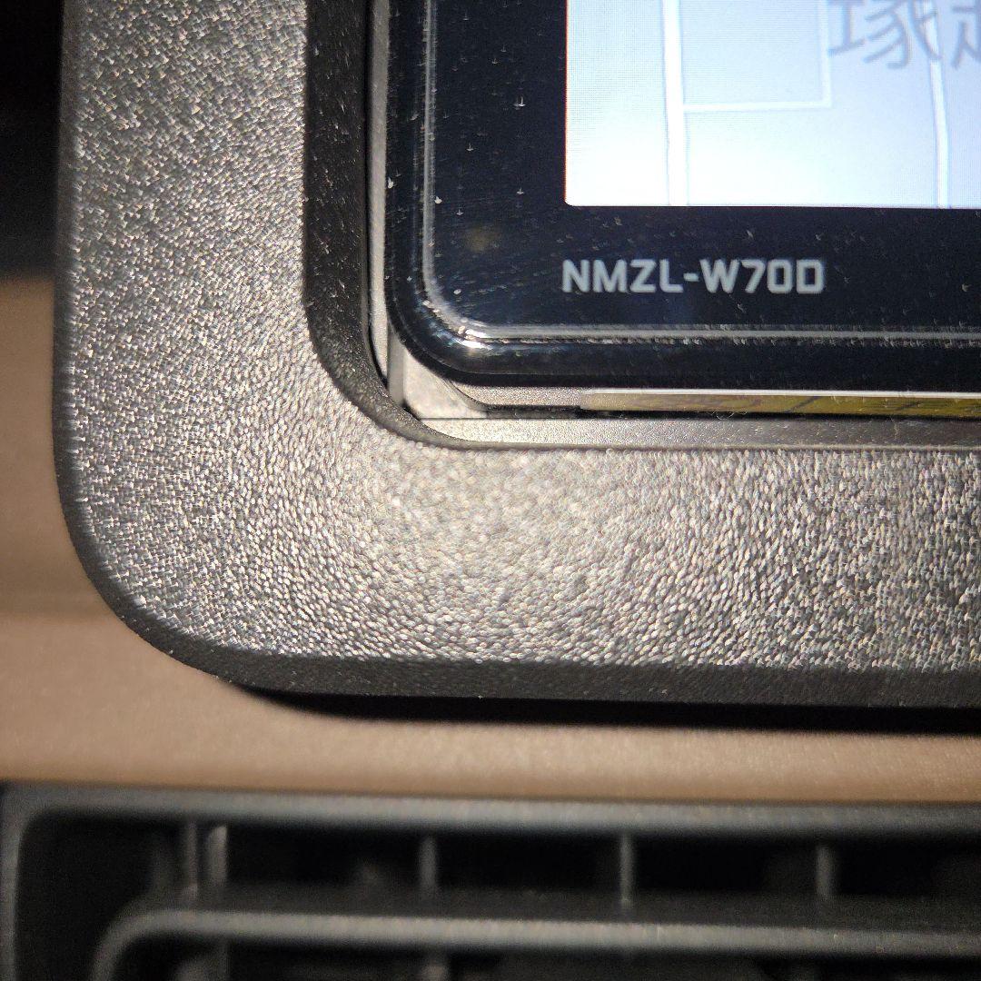 ア*オ様 【美品】ダイハツ純正ナビ NMZL-W70D カーナビゲーションシステ