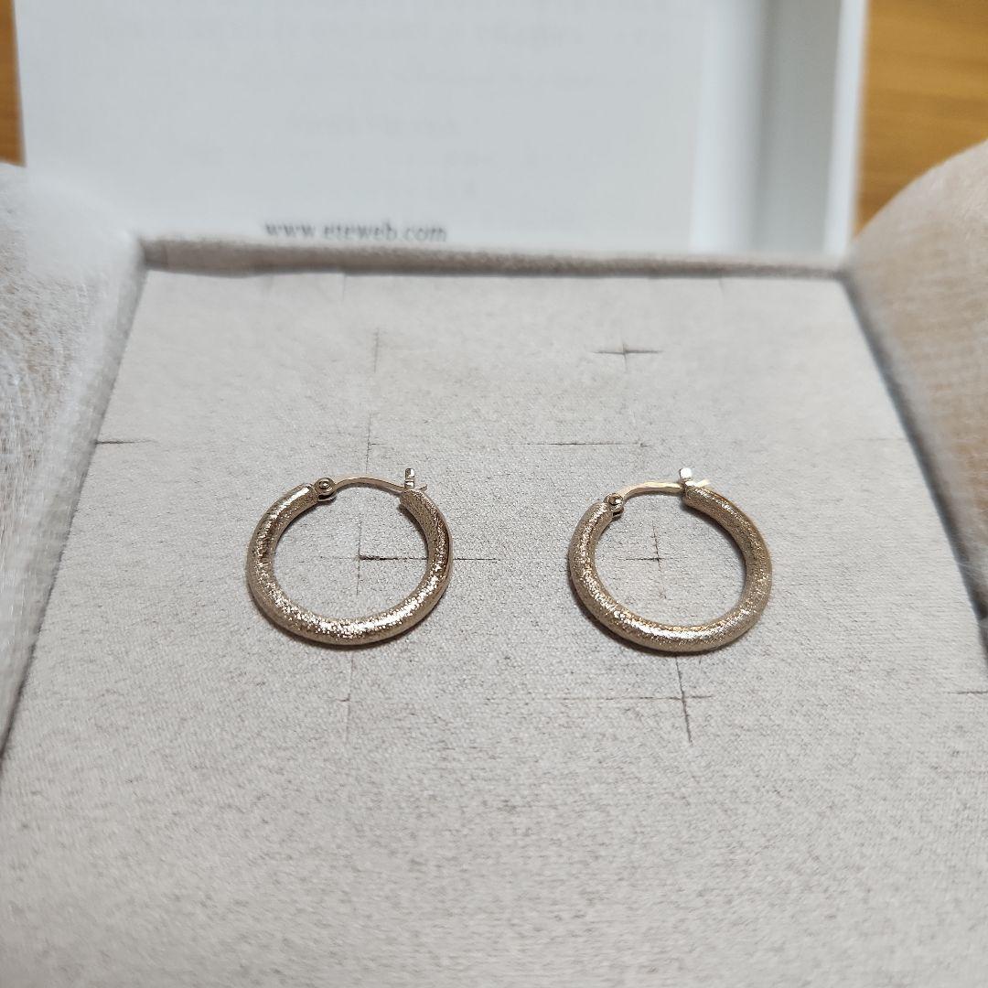 ete ミスト フープピアス ミディアム